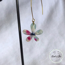 Load image into Gallery viewer, Pastel Watercolour Daisy Flower Earrings