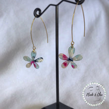 Load image into Gallery viewer, Pastel Watercolour Daisy Flower Earrings