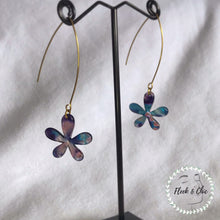 Load image into Gallery viewer, Watercolour Daisy Flower Earrings