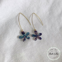Load image into Gallery viewer, Watercolour Daisy Flower Earrings