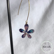 Load image into Gallery viewer, Watercolour Daisy Flower Earrings