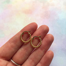 Load image into Gallery viewer, Gold Braided Hoop Earrings