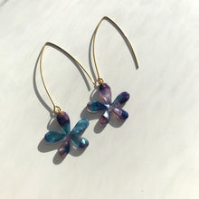 Load image into Gallery viewer, Watercolour Daisy Flower Earrings