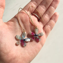 Load image into Gallery viewer, Pastel Watercolour Daisy Flower Earrings