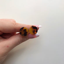 Load image into Gallery viewer, Traditional Tortoise Shell Stud Earrings
