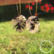 Load image into Gallery viewer, Blonde Tortoise Shell Monstera Leaf Hoop Earrings
