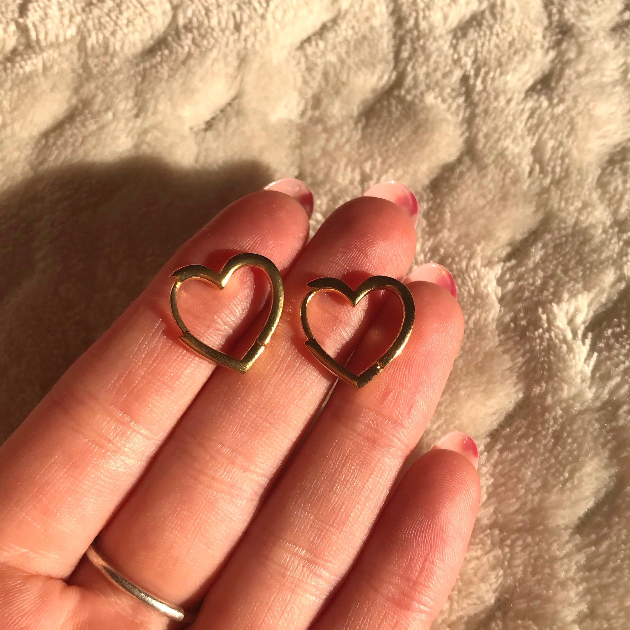 Heart Hoop Earrings, 14k Solid Gold Heart Hoop Earrings, Gold Hoops, 14k Gold Heart Dangly
