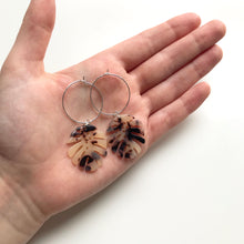 Load image into Gallery viewer, Blonde Tortoise Shell Monstera Leaf Hoop Earrings
